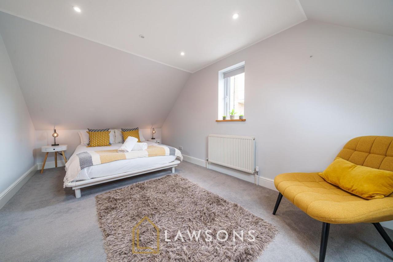 Appartamento Loft Living By Lawsons With Parking Windsor Esterno foto